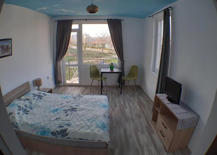 Sunshine Нощувка със закуска (B & B) Бяла