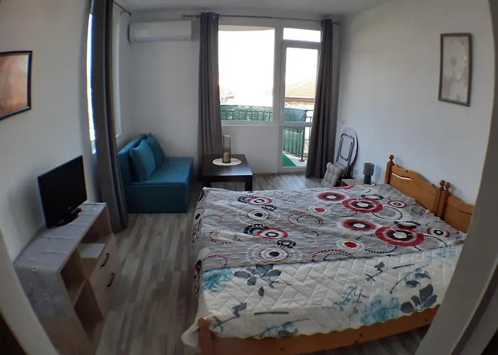 Sunshine Нощувка със закуска (B & B) *